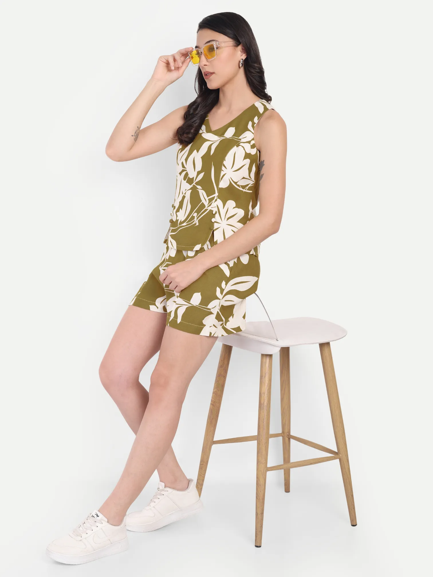ecomm female shoot